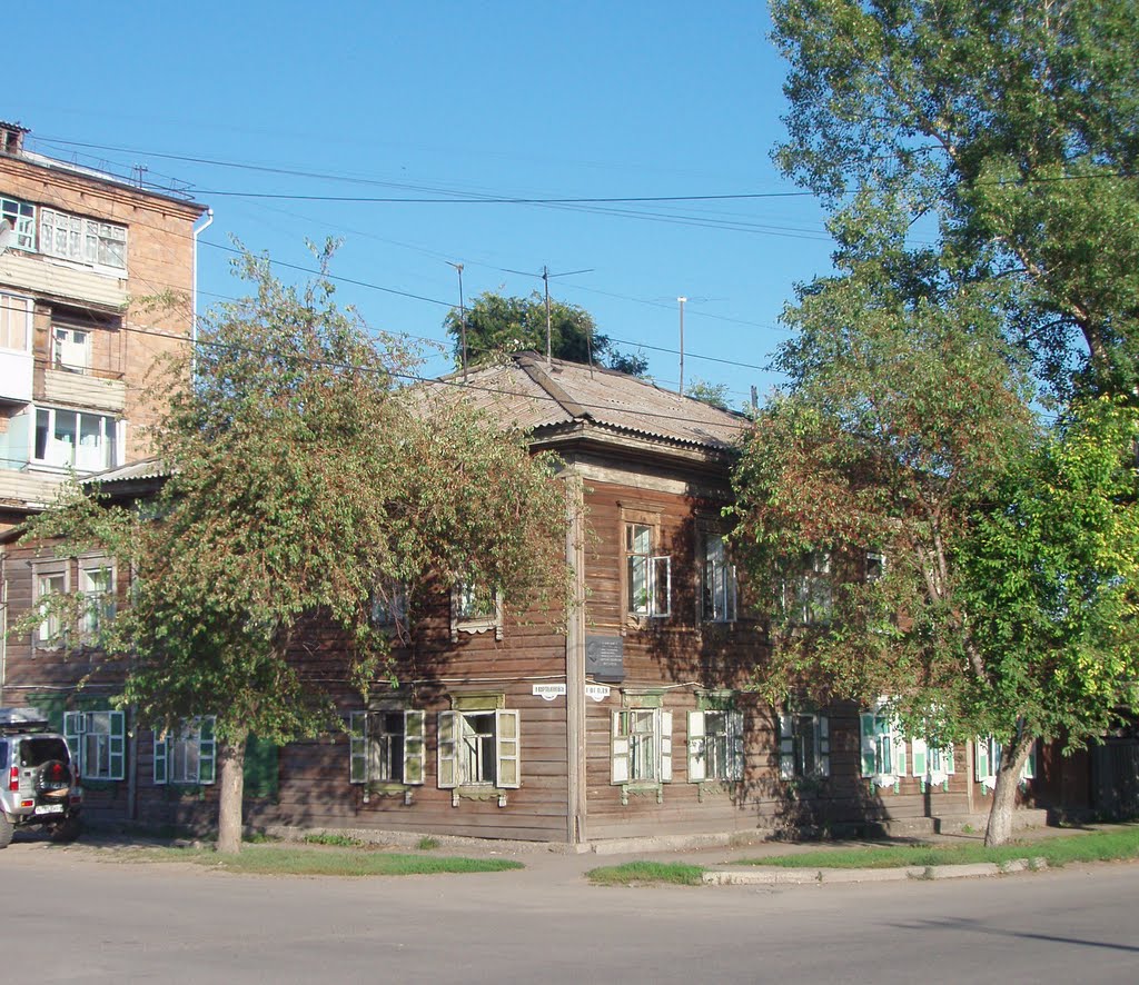 Wooden house on Martianova street, Минусинск