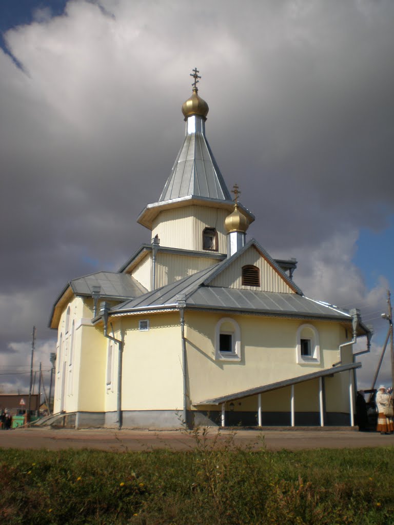 Крестовоздвиженский храм в Новоселово, Новоселово