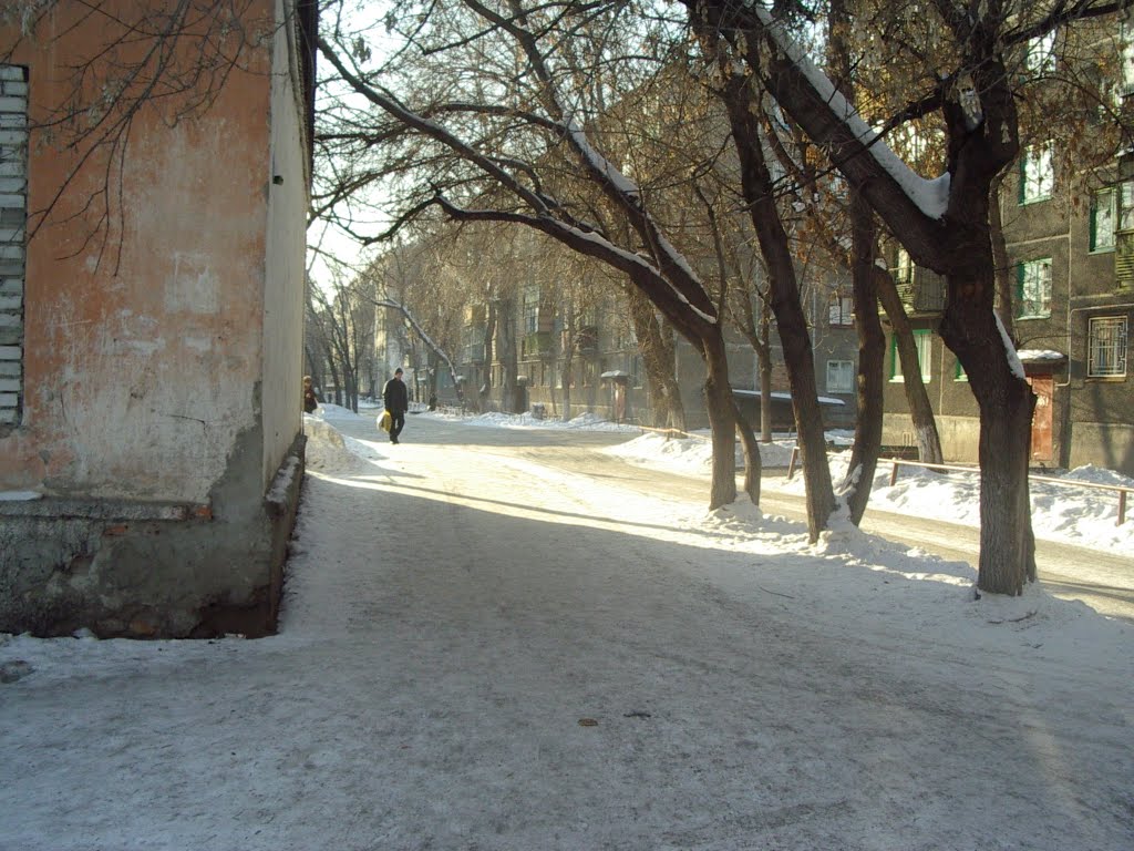 2005 Курган. Во дворе улицы Дзержинского / Kurgan. Outside Dzerzhinsky st., Курган