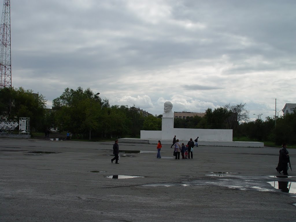 Памятник В.И. Ленину на площади в Шумихе, Шумиха