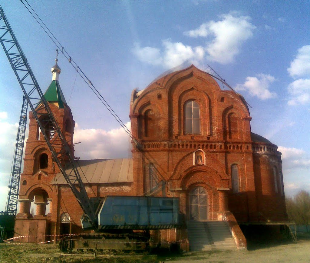 Собор Серафима Саровского, г.Курчатов - вид с боку - (стройка), Курчатов