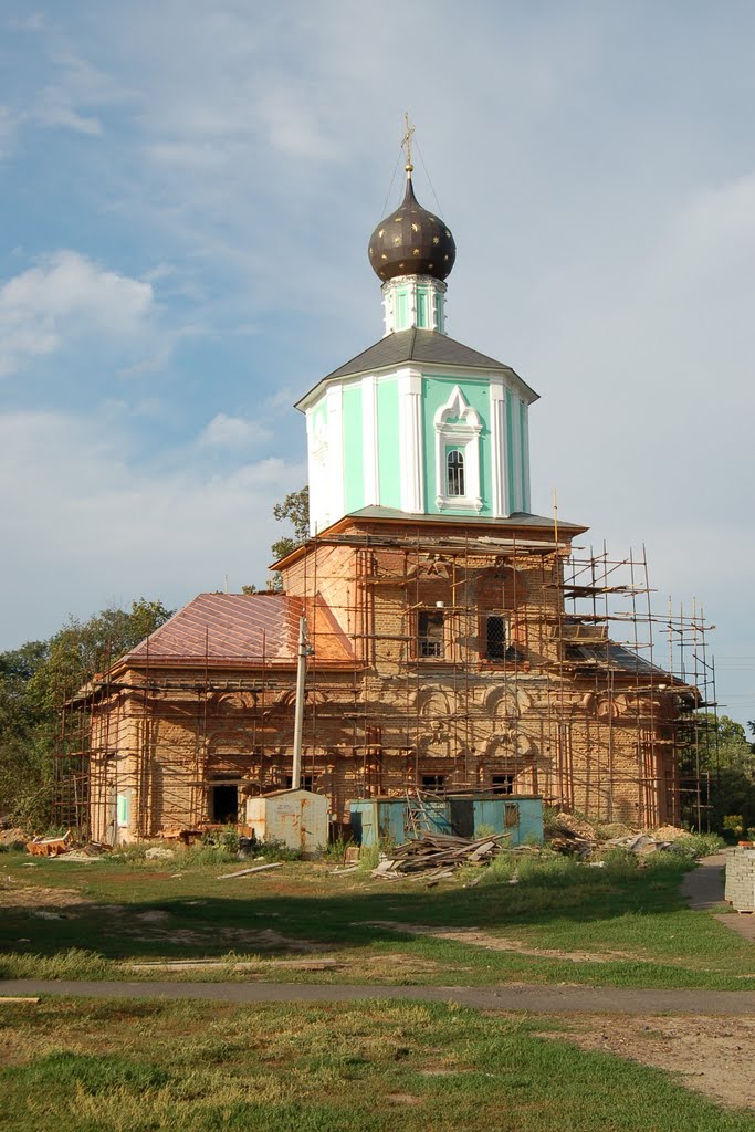 Рыльский Свято-Николаевский монастырь, Церковь Троицы Живоначальной, Рыльск