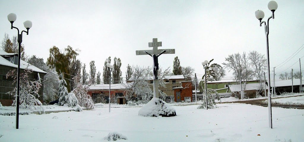 Крест первый снег октябрь 2010г. панорама, Тим