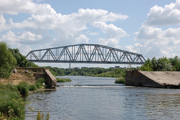 Плотина ГЭС (на фоне ЖД мост), Данхов