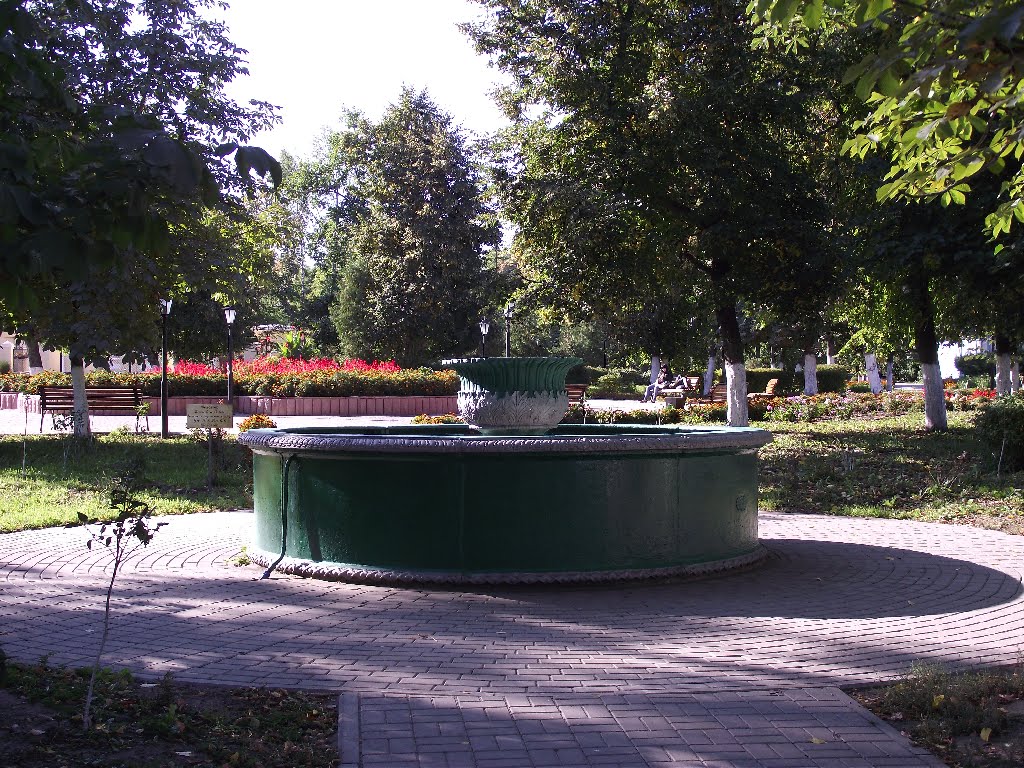 Старинный фонтан в городском саду, Елец