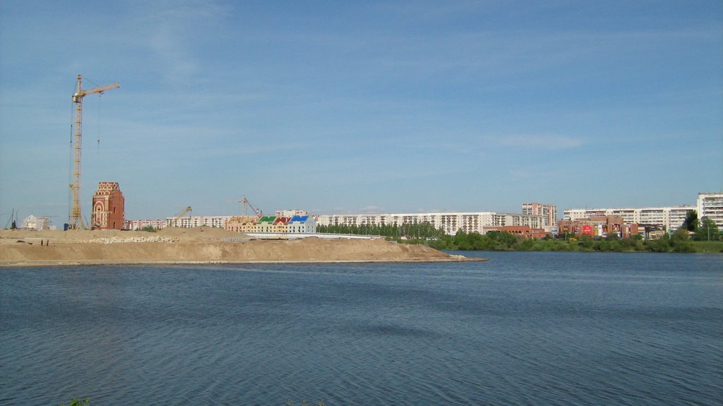 Вид на сомбатхей через реку, Йошкар-Ола