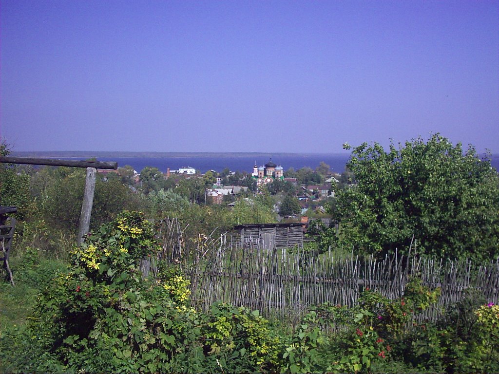 Вид с музея  на церковь, Козьмодемьянск