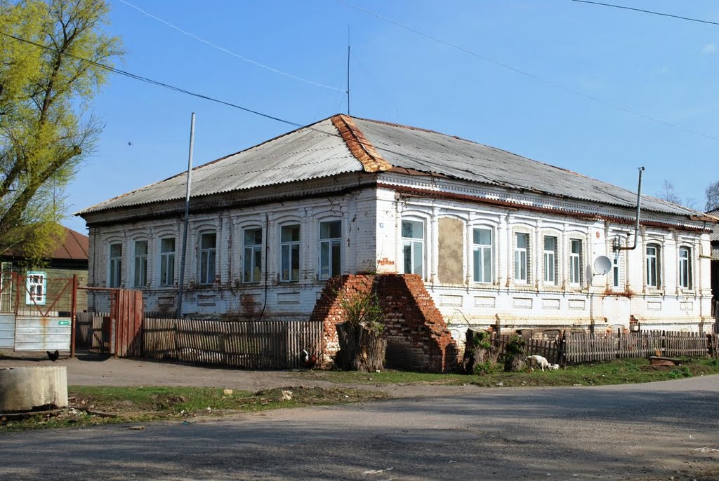 Здание у пруда на Интернациональной, Краснослободск