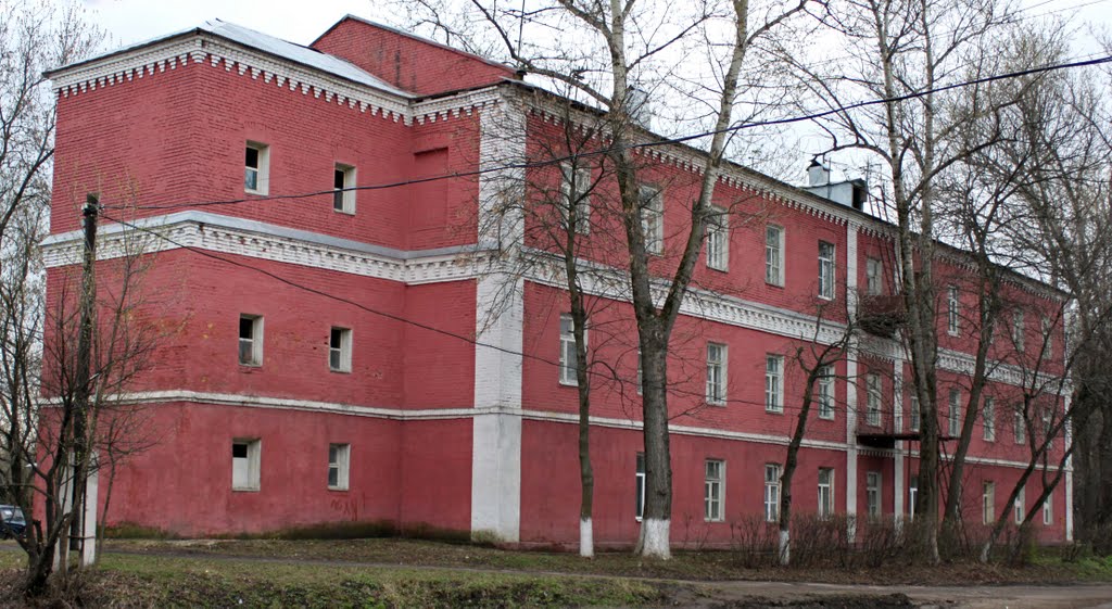 Old workers barracks at Sovetskaya Street, Королев
