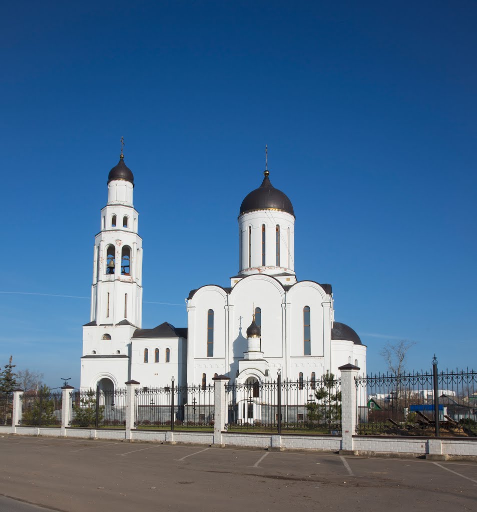 Московская область Наро-Фоминский район Апрелевка Церковь Илии Пророка Фотографи