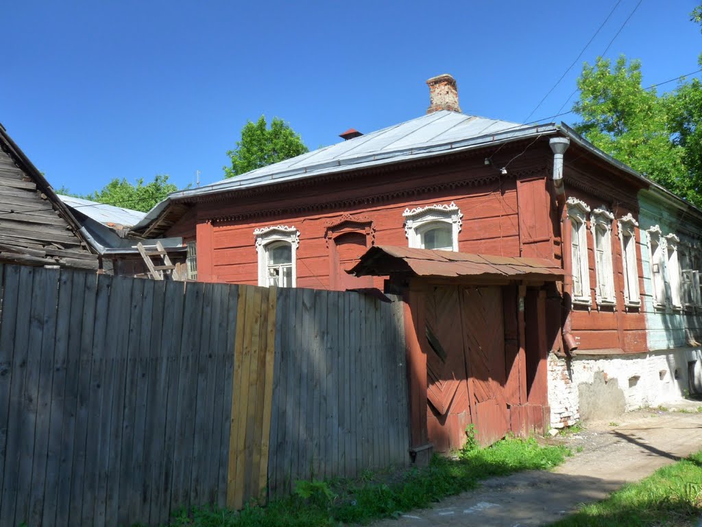 Старый дом, старые ворота., Волоколамск
