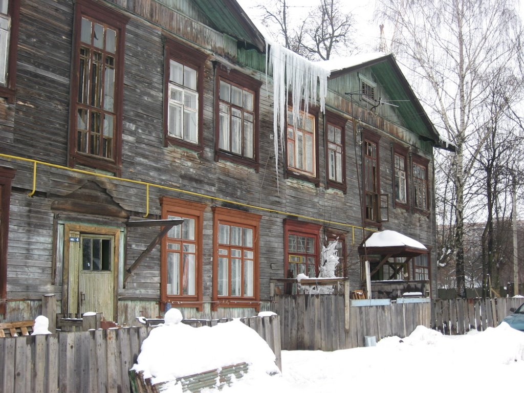 March, 2007. Guardeyskaya str., 3, Дедовск