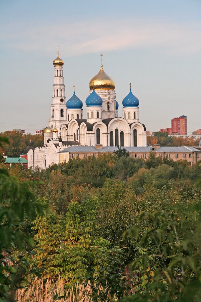 Николо-Угрешский монастырь. Вид от Москвы-реки, Джержинский