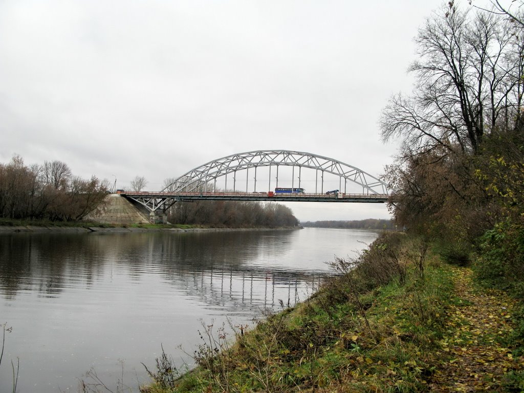 Bridge across Chanel naned by Moscow, Дмитров