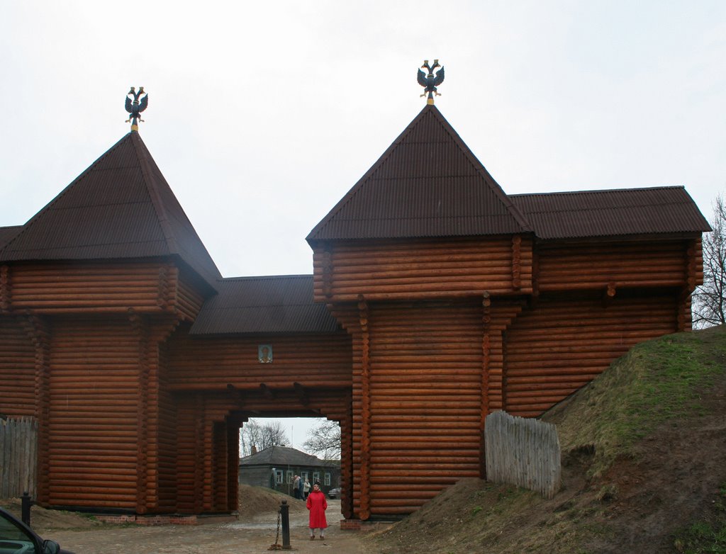 Ворота в Кремль, Дмитров