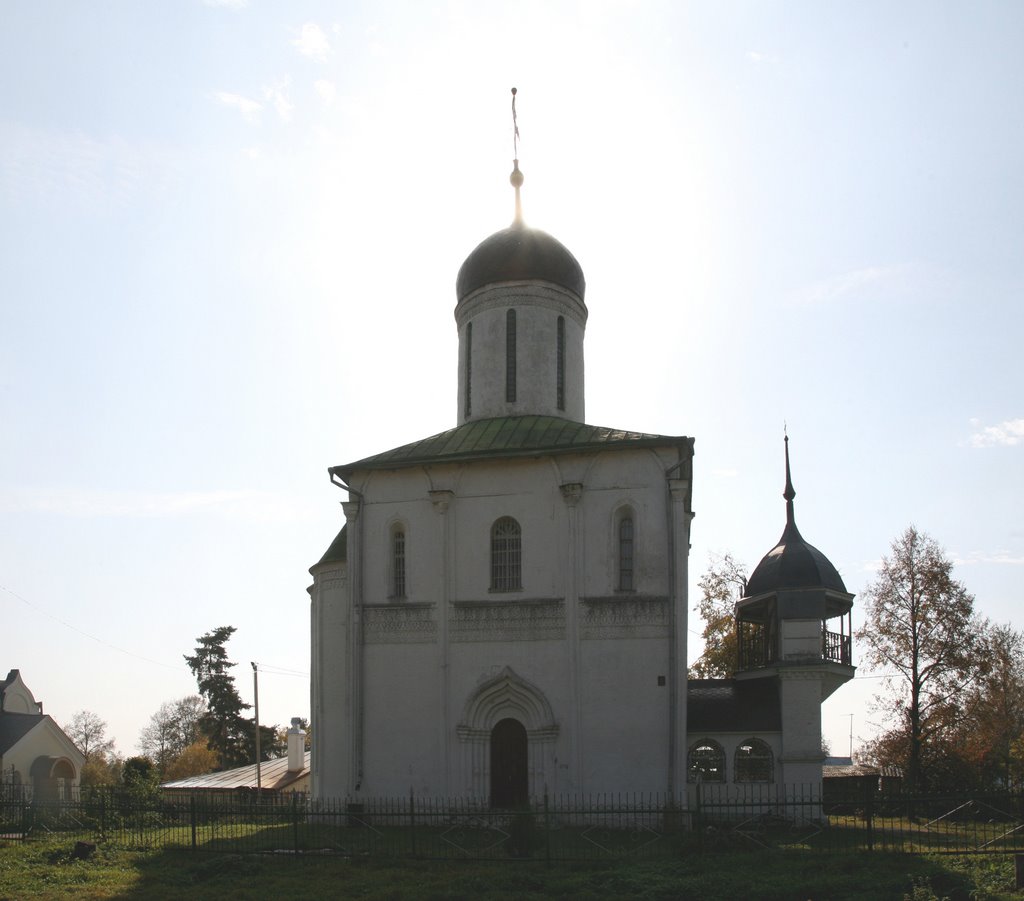 Успенский собор что на Городке (1396—1399) является наиболее древним из сохранившихся храмов Москвы и области, Звенигород