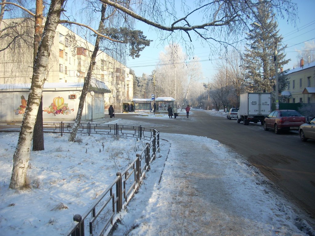 улица Октябрьская, у почты 140121(справа(не видна)), Ильинский