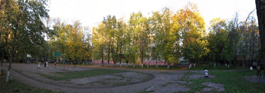 Школьная спортплощадка, Климовск