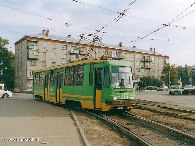 LM-99 beim Abbiegen vom Kirov-Prospekt in die uliza Grazhdanskaja, Коломна