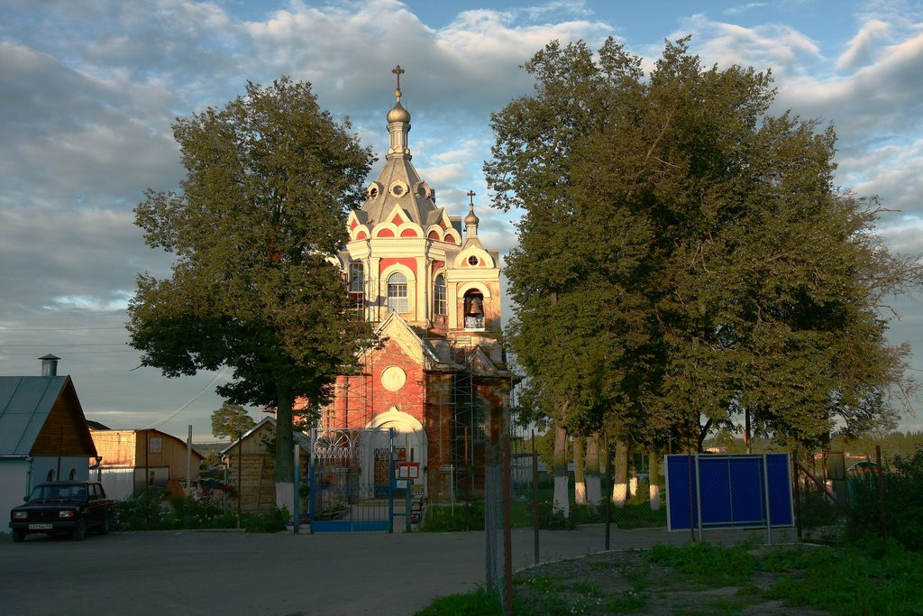 Церковь Казанской Божьей Матери, Красный Ткач