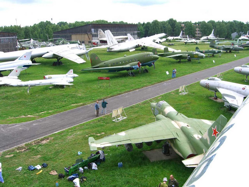 Монино музей ВВС июнь 2005-первый субботник АВИА.РУ -форум, Купавна