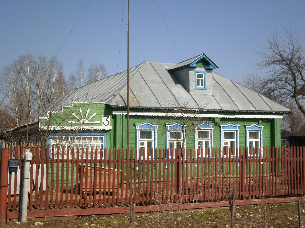 Green isba in Likino-Dulyovo, Ликино-Дулево