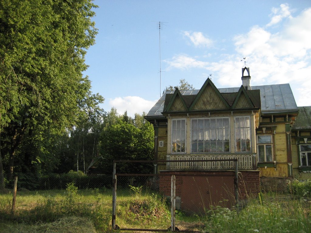 Staryj dom, Лукино