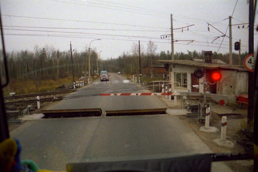 Level-crossing before Tolbino on A107, Львовский