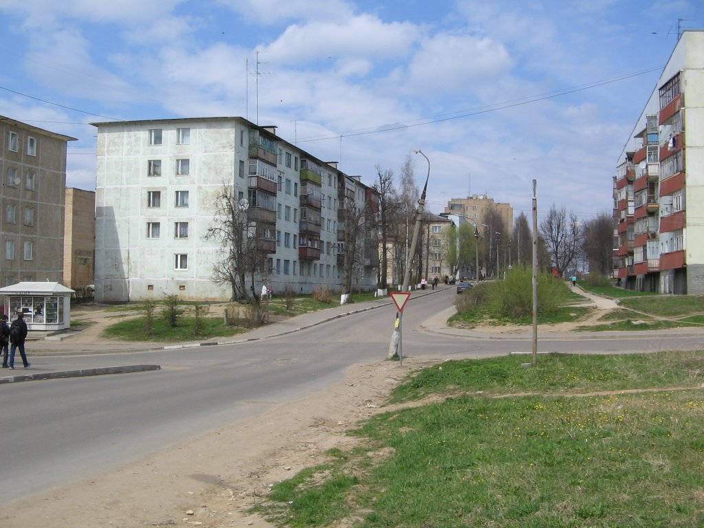 Перекрёсток Ульяновской и Революционной улиц (Вид на север) / Crossroads of Ulyanovskaya and Revolutionaya Streets (View on North), Руза