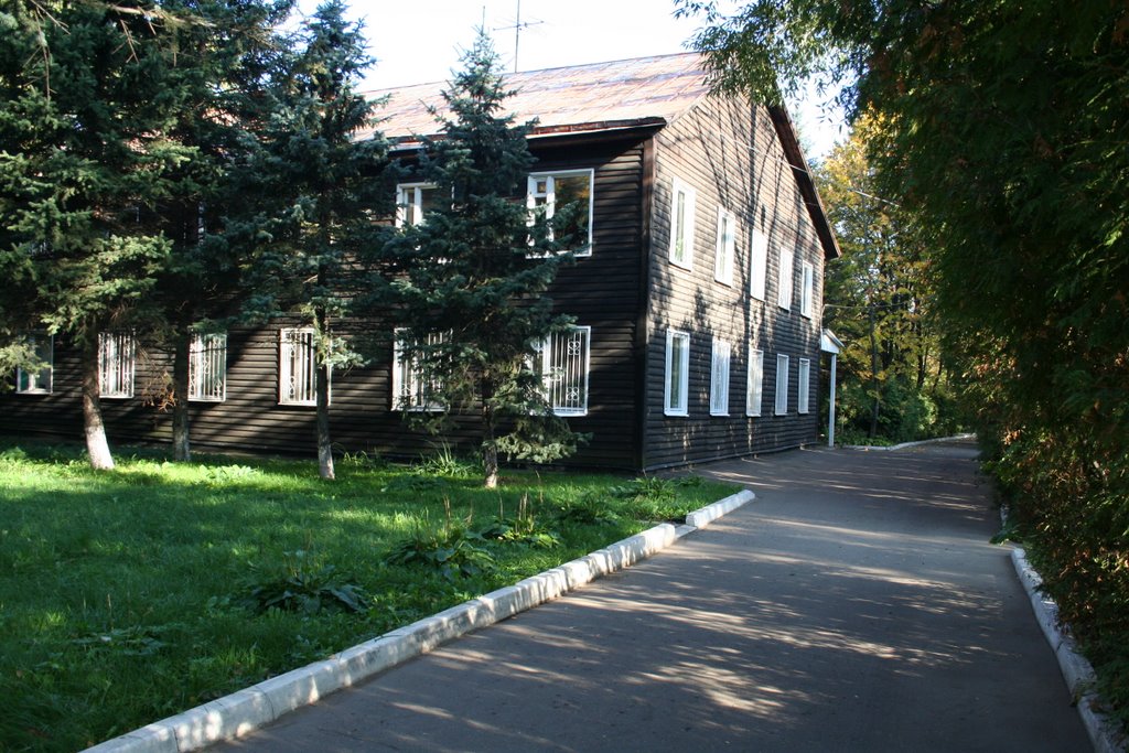 Российская международная академия туризма, административный корпус, Сходня