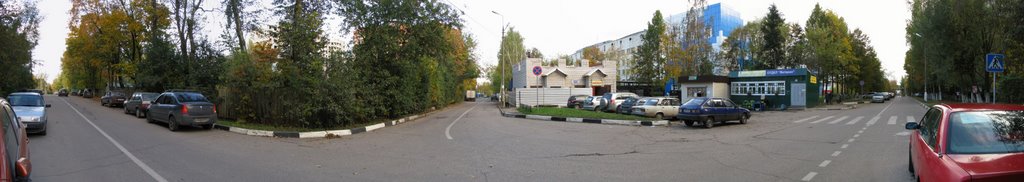 Угол Мичурина и больничного переулка 3 октября 2009, Сходня