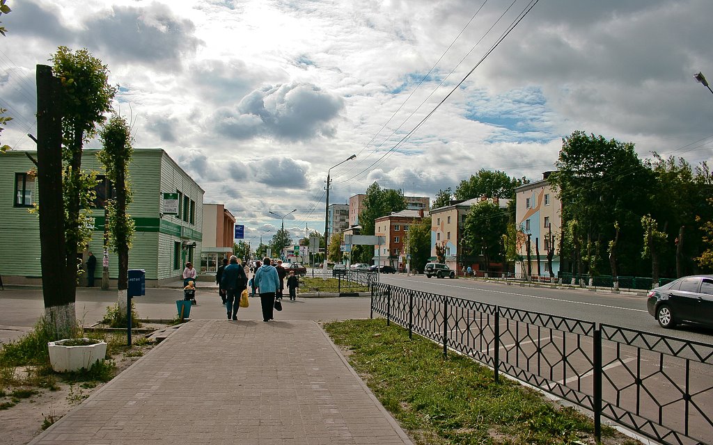 Шатура; с пересечения проспекта Ильича и улицы Школьной в сторону автостанции, Шатура