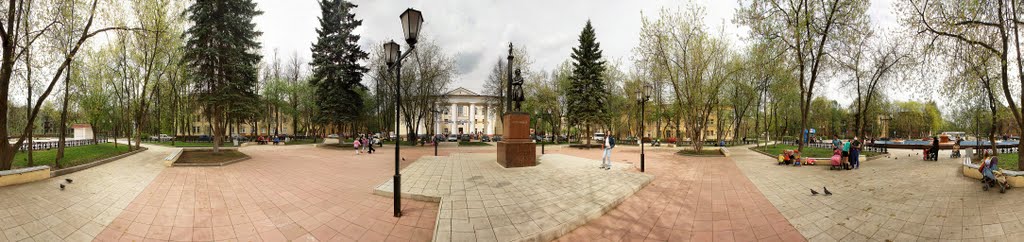 Щёлково. Памятник Пушкину у ДК 05.05.2010. Панорама 360, Щелково