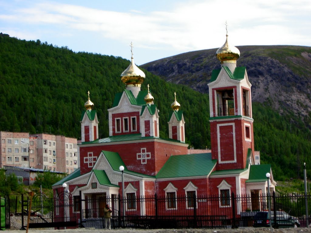church in kirovsk, Кировск