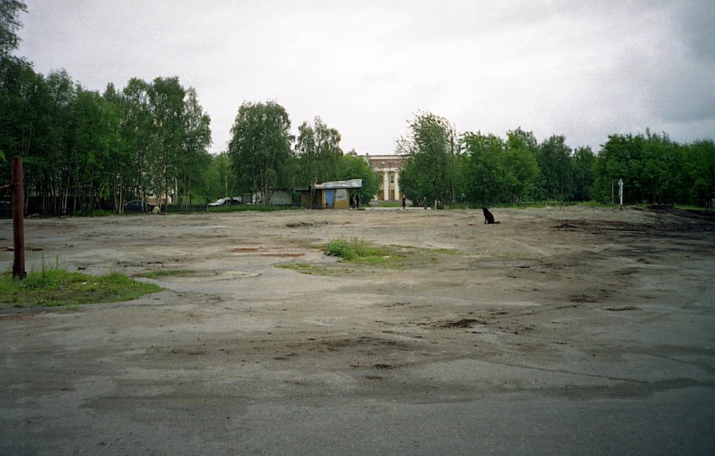 Пустырь в районе площади. 2002 г., Мурмаши