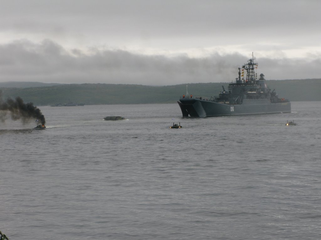 Высадка десанта с БДК, пр. 775 (26.07.2009г.), Североморск