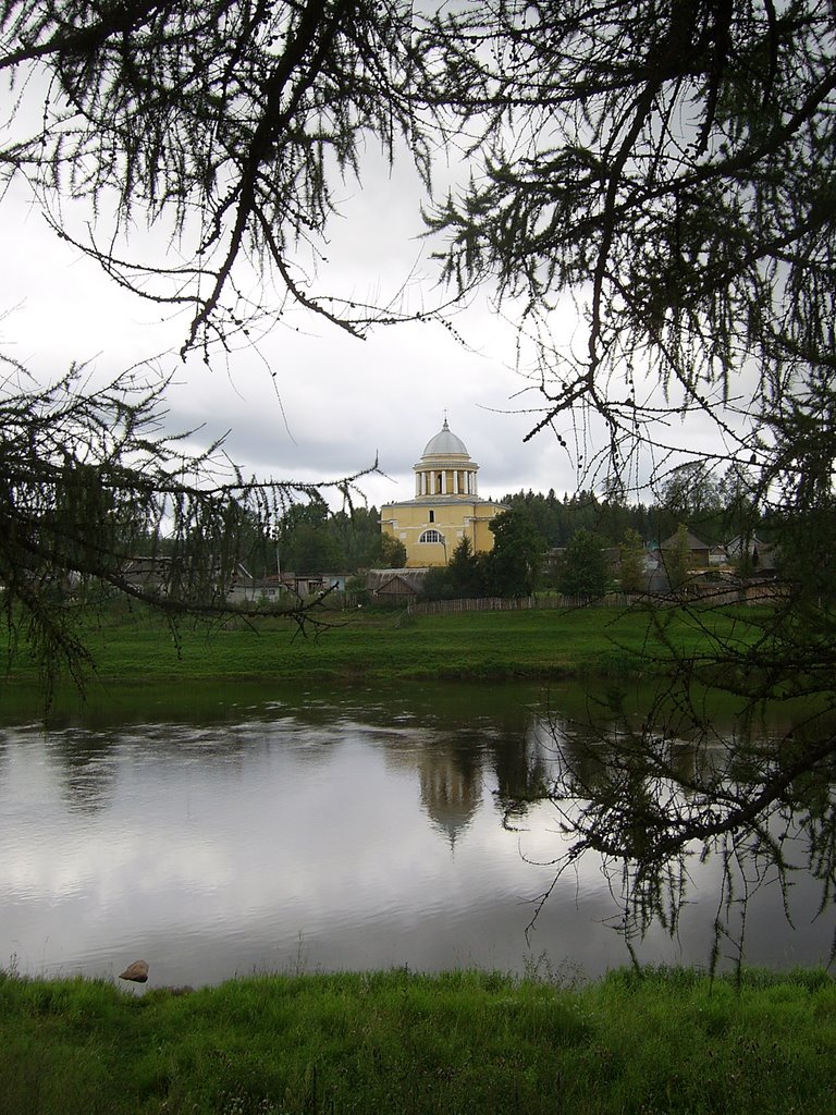 Церковь за рекой, Любытино
