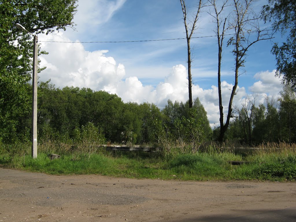 The wasteland at the place of town club, Окуловка