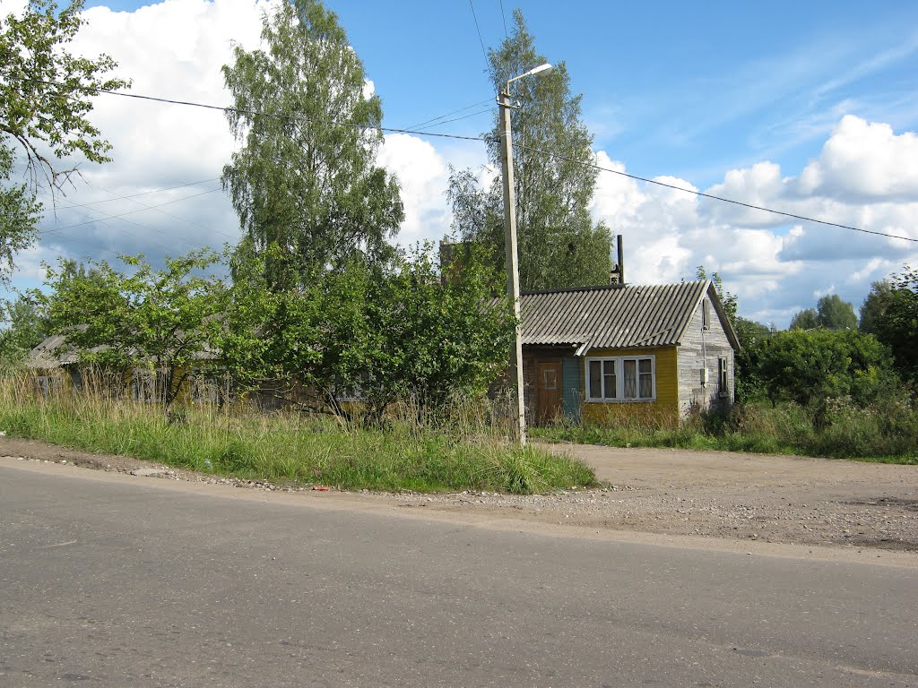 Building of former drugstore, Окуловка