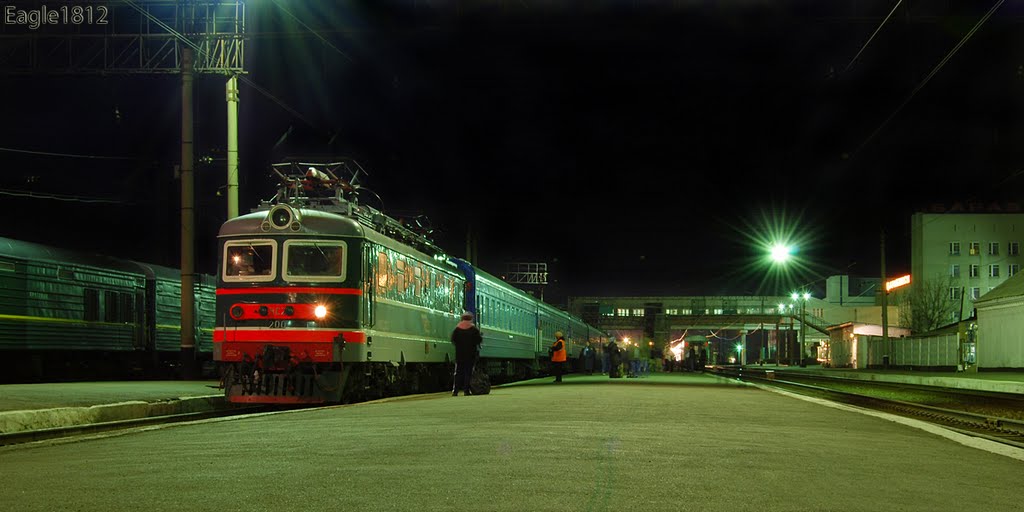Электровоз ЧС2-200 с поездом Кисловодск - Новокузнецк, ст. Барабинск, Транссиб, Барабинск