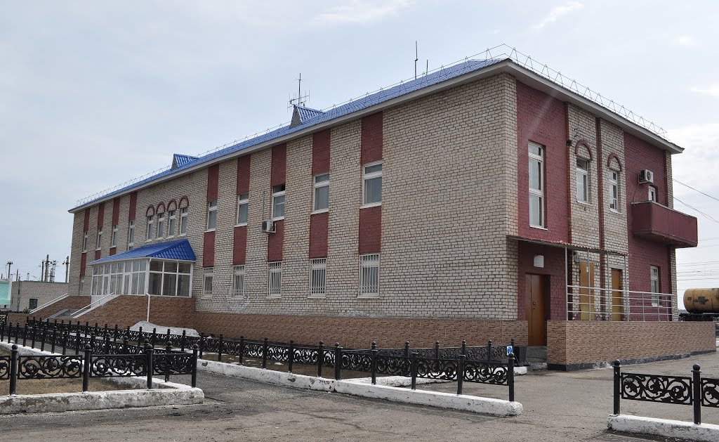 Вокзал станции Кормиловка, Кормиловка