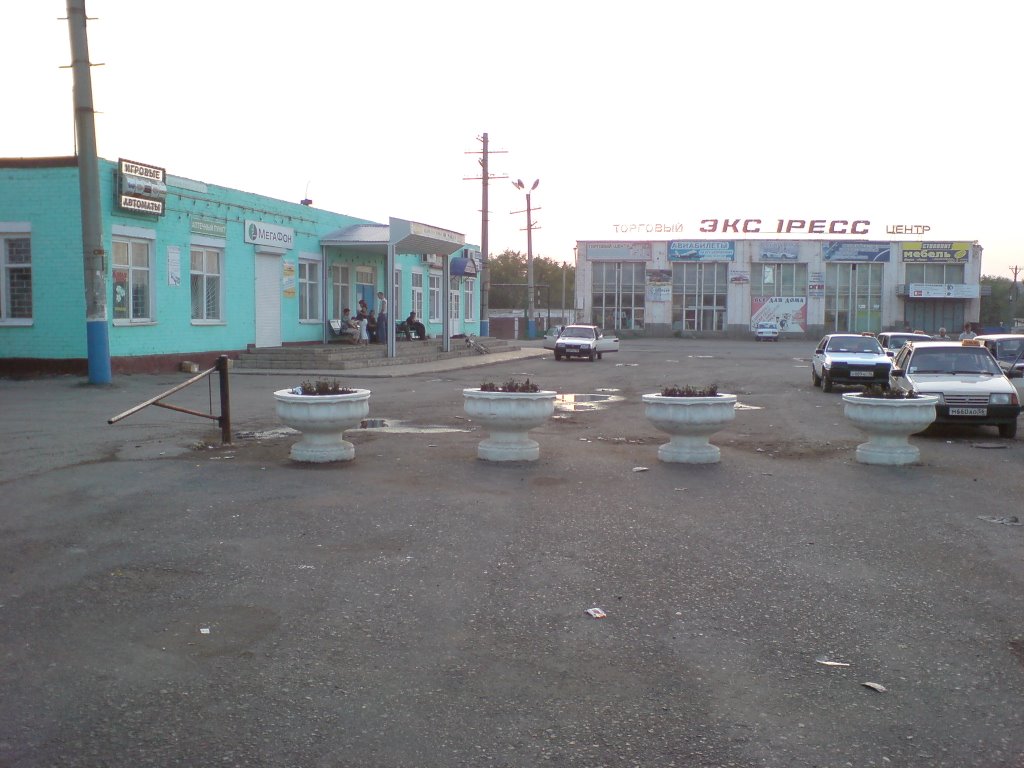 Автовокзал и торговый центр в Абдулино, Абдулино