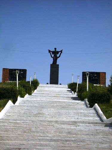 памятник Родина-Мать, Кувандык