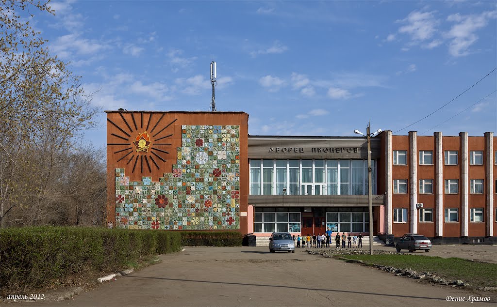 Куб коммунизма или цветомаскировка (Тhe cube Communism or camouflage flowers), Орск