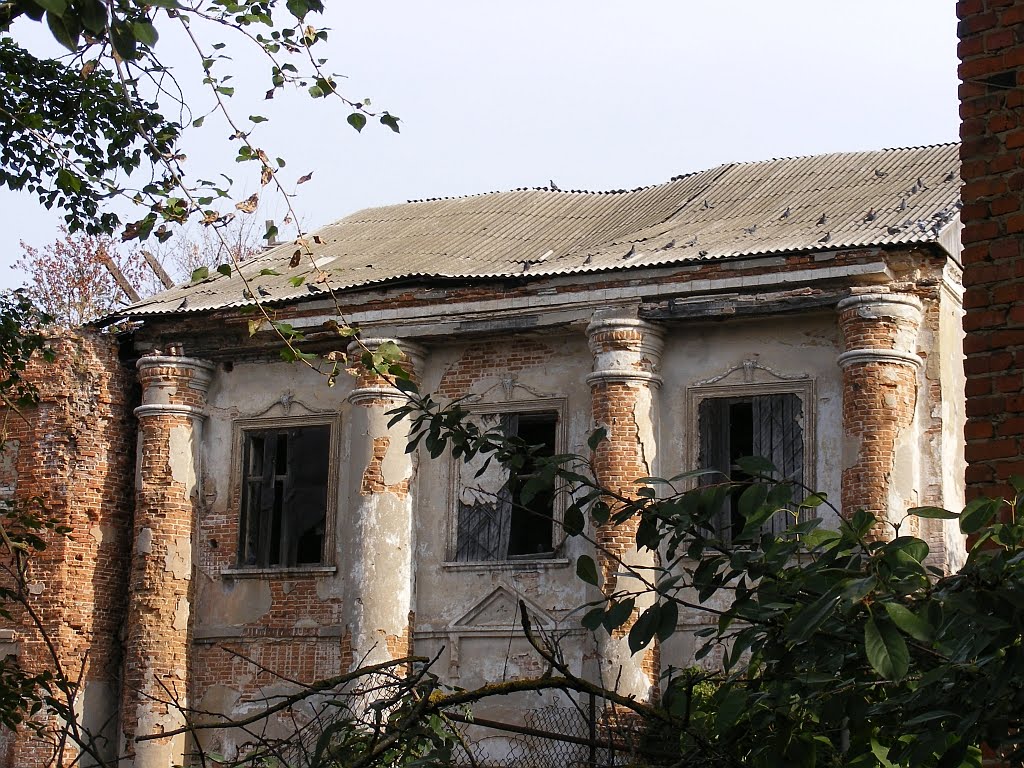 Церковь Воскресения Христова. Руины на территории "Водоканала", Мценск