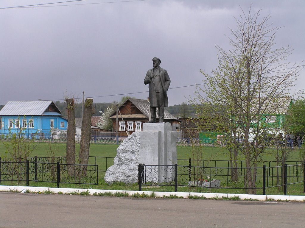 Село Барда - памятник вождю, Барда
