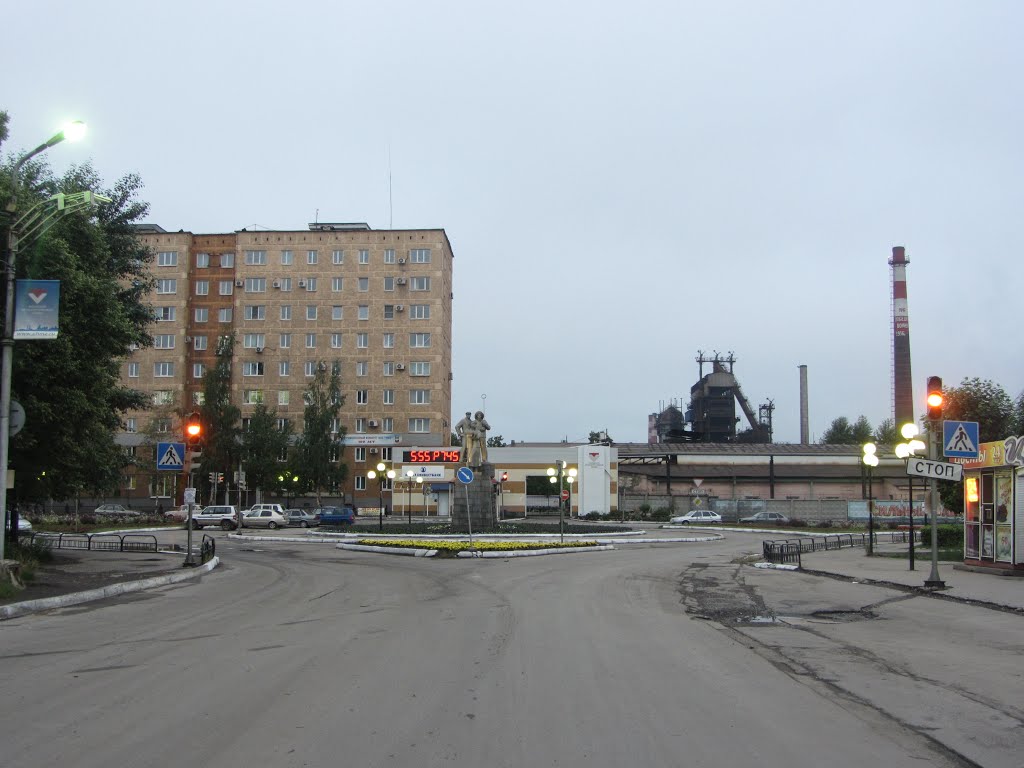 Заводская площадь Чусовой 2, Чусовой
