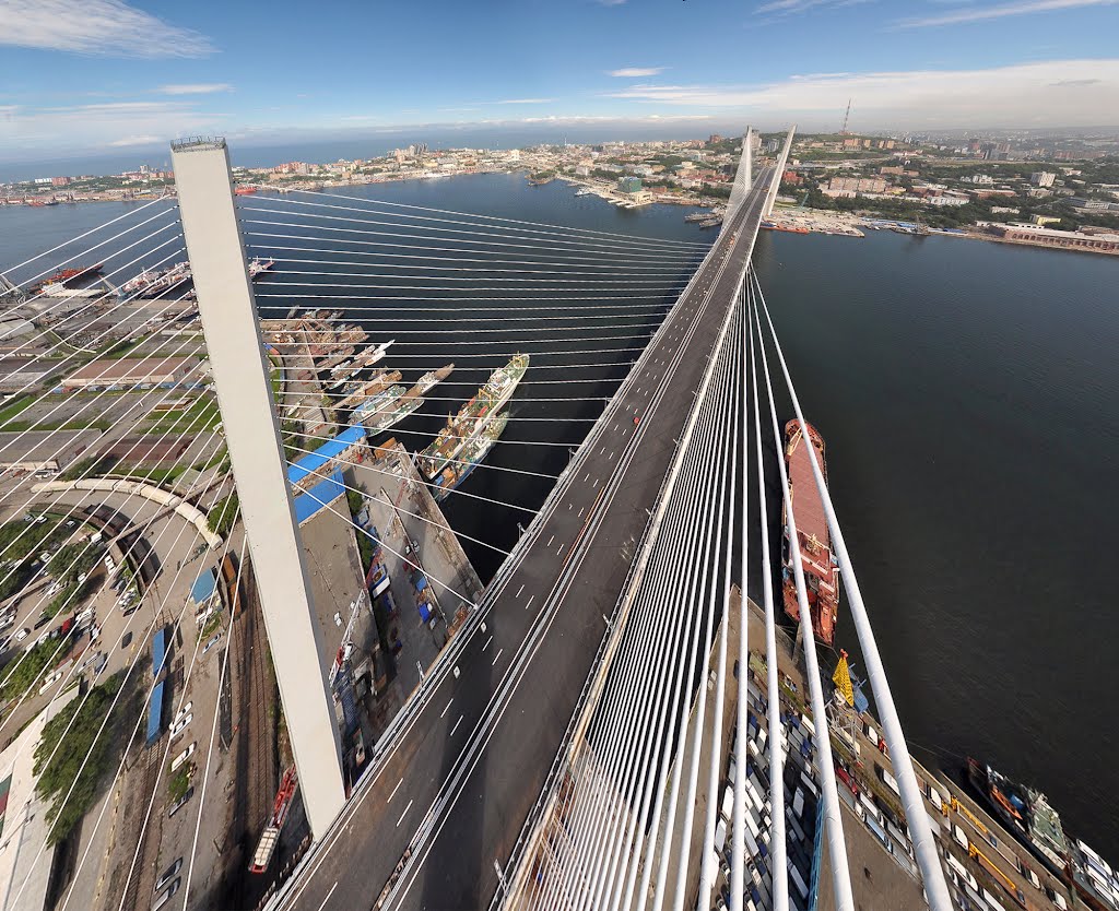 View to cable-stayed Zolotoy bridge from pylon, Владивосток