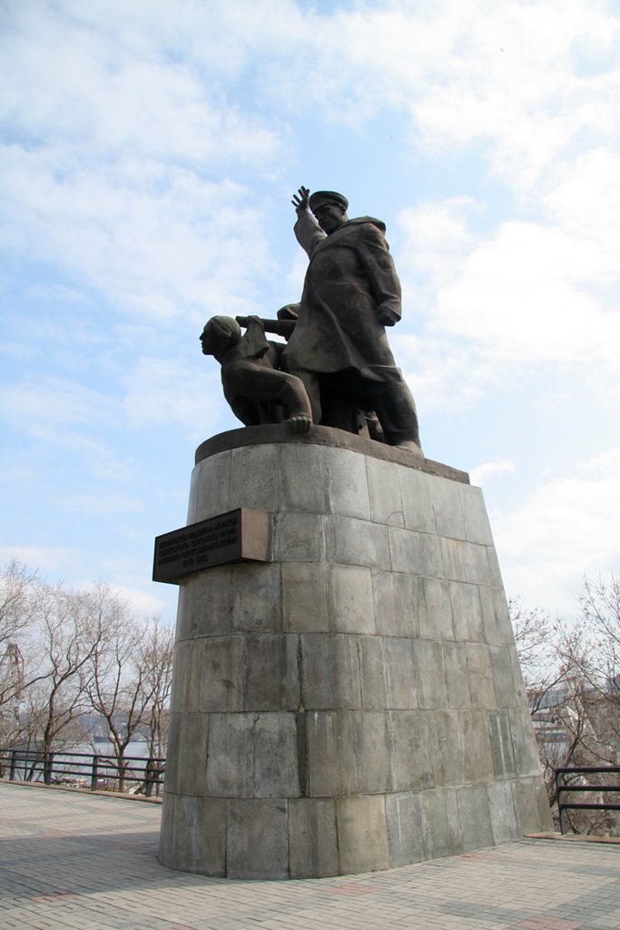 Памятник морякам торгового флота, погибшим в годы Второй мировой войны, Владивосток