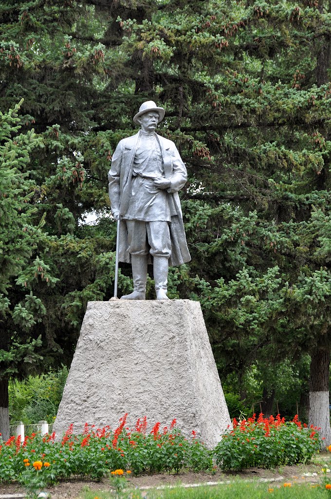 Monument to Maxim Gorky, Горный